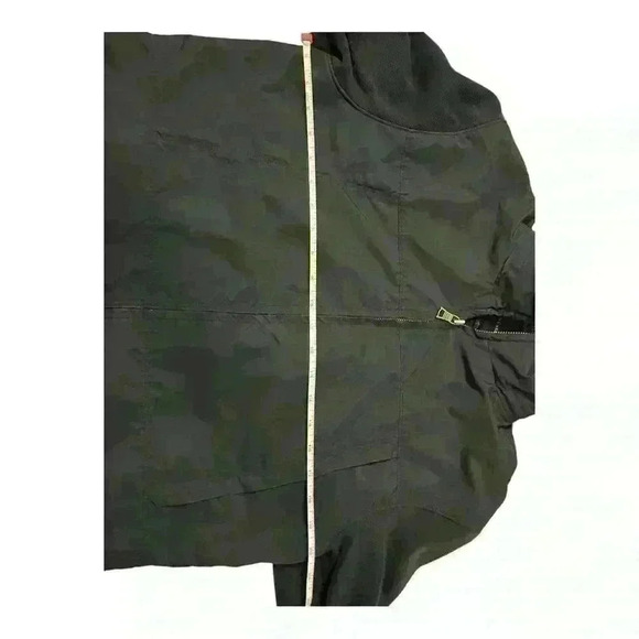 Ladies‎ Banana Republic blue jacket nylon and knit. Size large. - Picture 10 of 10